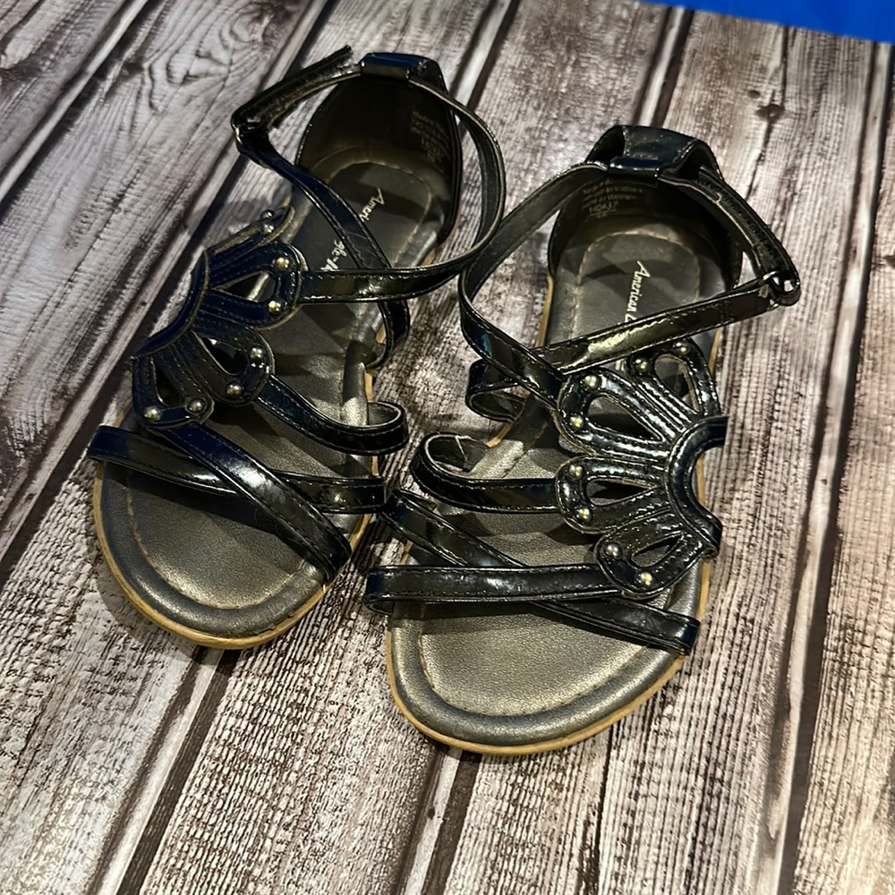 American Eagle Black patent leather sandal Size 10.5